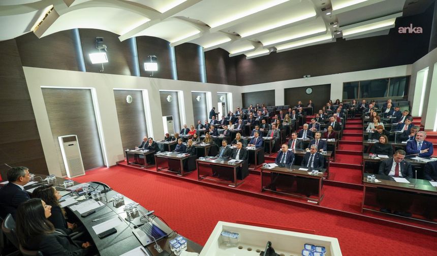 Özgür Özel’in yeni MYK’sı belli oldu: 11 isim korundu, yedi yeni isim eklendi