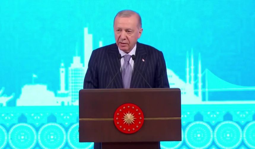 Erdoğan’dan Malezya Başbakanı Enver İbrahim’e Cumhuriyet Nişanı