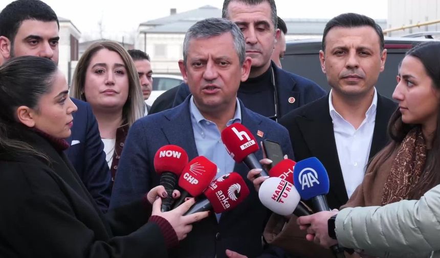 Özgür Özel’den Bahçeli’nin “İç Cephe” Çıkışına Destek: Düzeni Bozan Erdoğan’dır