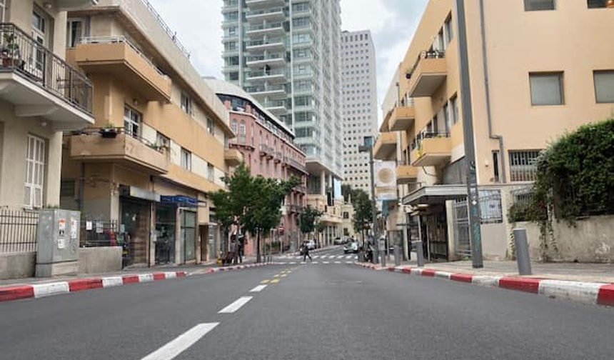 İsrail İran Saldırısı Sonrası Alarmda: Ülke Genelinde “Zorunlu Faaliyet” Düzenine Geçildi