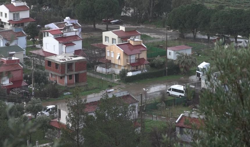 İzmir’de Sağanak Alarmı: Büyükşehir Ekipleri Sahada