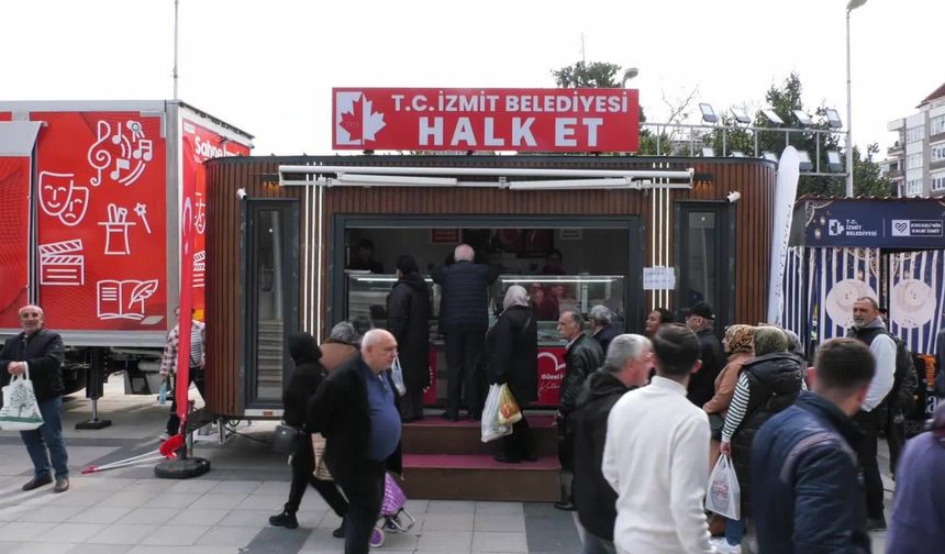 Kocaeli’de "Halk Et" Kuyruğu: "Bu Yoksulun Ayak Sesleri"