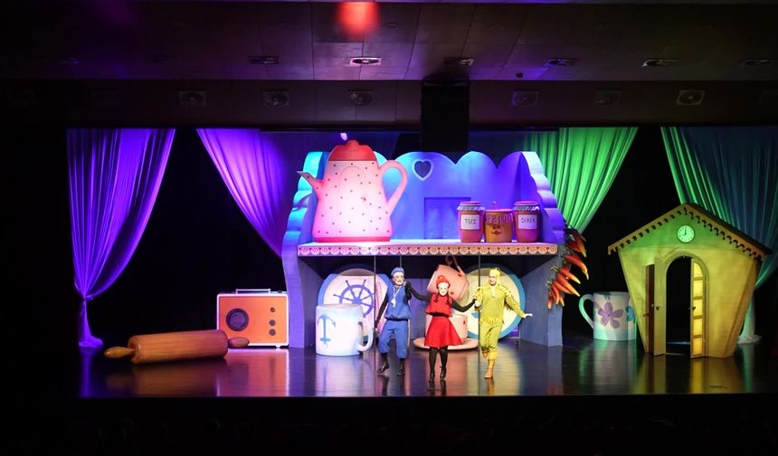 Mersin’de Rekor: 50 Bin Çocuk Tiyatroyla Buluştu!