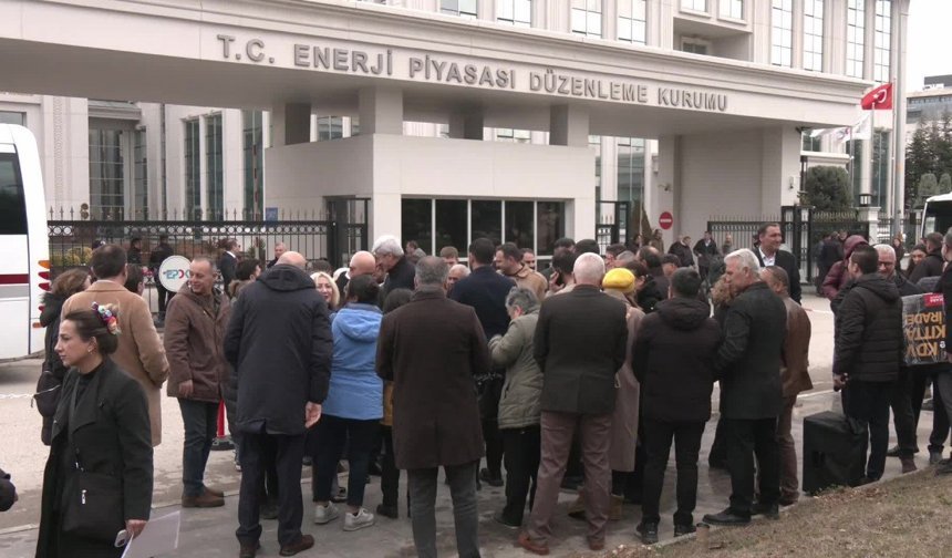 EPDK Önünde "Zam" İsyanı! CHP'den Hükümete Acil Çağrı: "Akaryakıtta KDV'yi Yüzde 1'e İndirin"