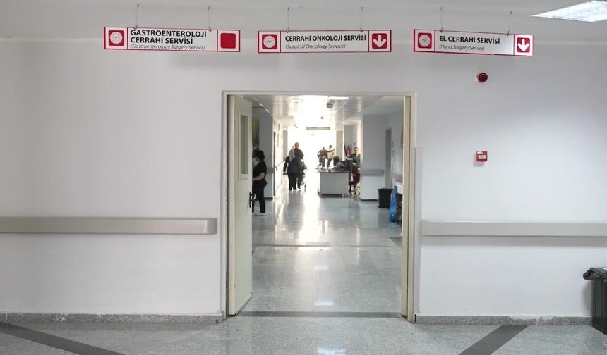 Malatya’da 20 santimetrelik böbrek üstü kitle laparoskopik yöntemle alındı