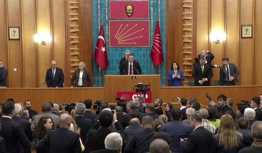 Özgür Özel’den İktidara Dış Politika Eleştirisi: "Trump Ne Yapacağını Biliyor, Bizimkiler Bilmiyor"