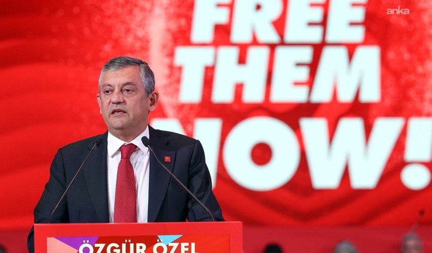 Özgür Özel Barselona’dan Dünyaya Seslendi: "Ekrem İmamoğlu’na Yapılan Bir İktidar Darbesidir!"