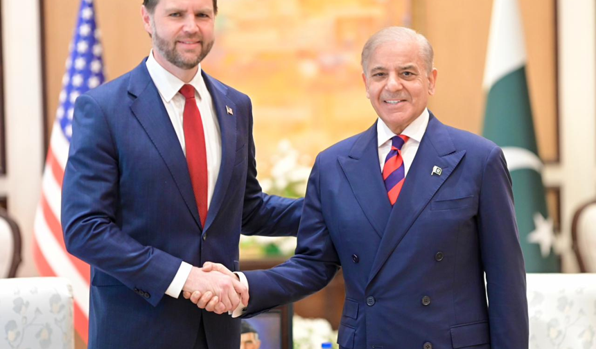 Dünya Bu Görüşmeye Kilitlendi! Pakistan’da Tarihi Zirve: ABD ve İran Heyetleri Aynı Çatıda!