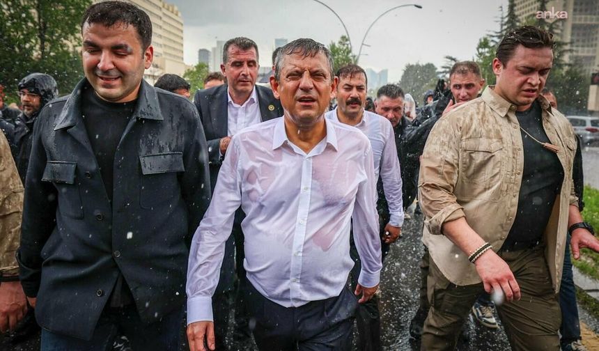 "Bugün Bir Milattır!": Özgür Özel'den Tarihi Meclis Yürüyüşü Sonrası Çarpıcı Mesaj