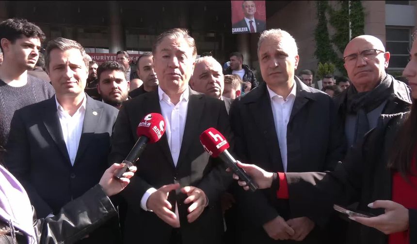 CHP Genel Merkezi Önünde Gece Yarısı Operasyonu