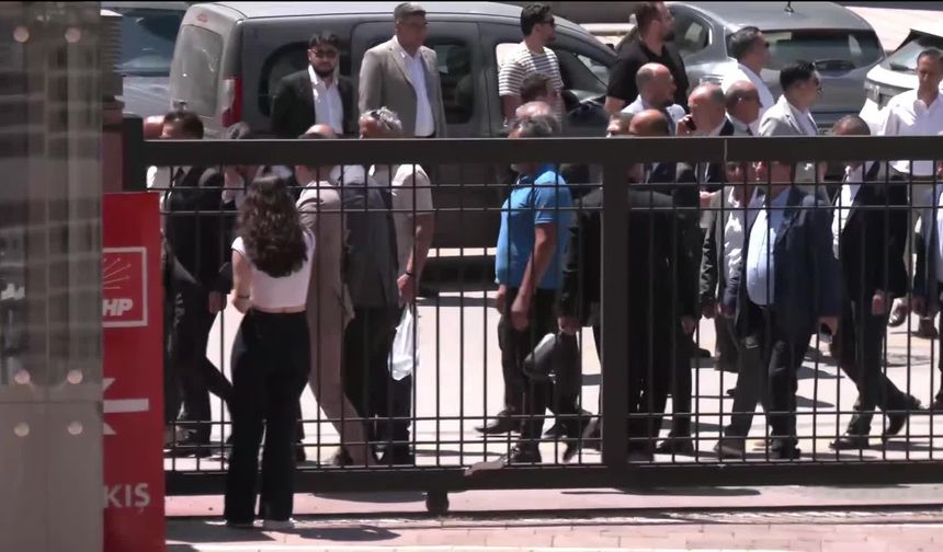 CHP'de deprem üstüne deprem: 833 imza teslim edildi, kurultay için gözler Genel Merkez'de!