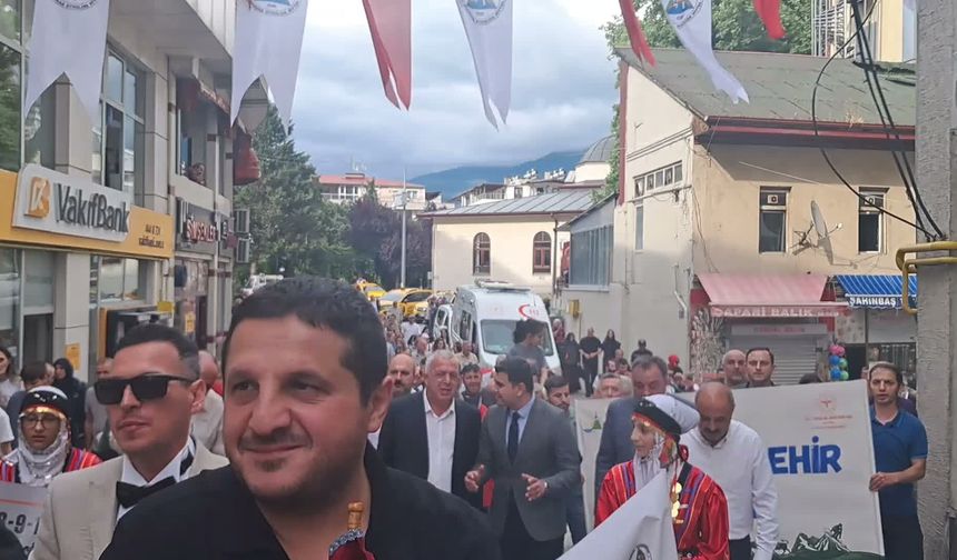 200 Yıllık Geleneğin Meşalesi Yakıldı: Artvin’de Tarihi Gün!