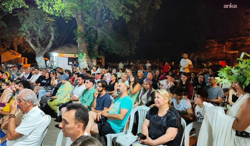 Efeler Şehir Tiyatrosu Uluslararası Arenaya Çıkıyor: Dev Kadro ve Zengin Programla Büyük Temsil!