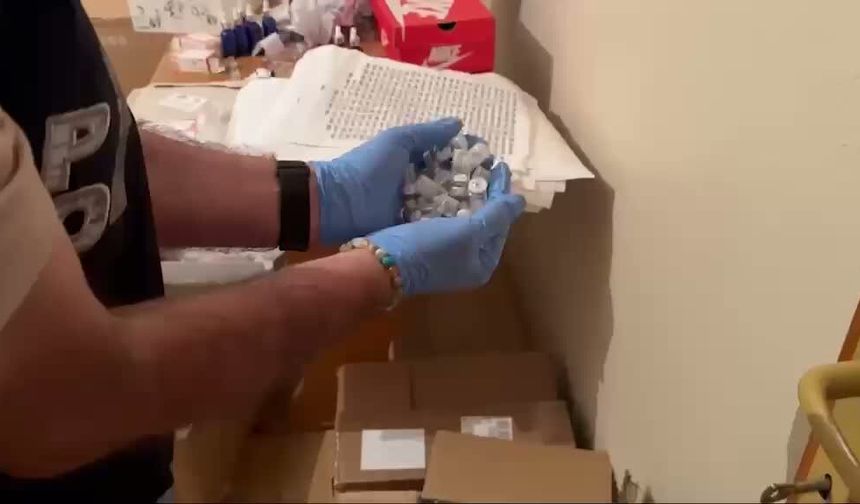 İzmir'de kaçakçılık operasyonu: 11 milyonluk kaçak steroid içeren ilaç ele geçirildi