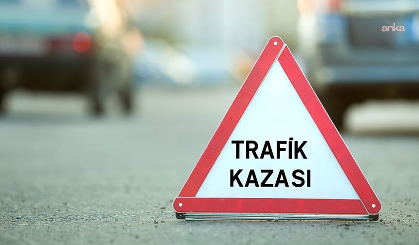 Sivas'ta Feci Minibüs Kazası: Yolcu Minibüsü Şarampole Devrildi, Ölü ve Yaralılar Var
