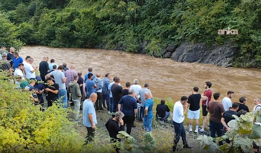 Giresun'da Taşarak Dehşet Saçan Dere Anne ve İki Kızını Sürükledi: Acı Haber Geldi!