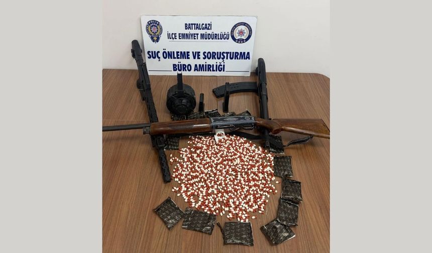 Malatya'da Torbacılara Darbe: Islak Mendil Süsü Verilmiş Binlerce Uyuşturucu Ele Geçirildi!