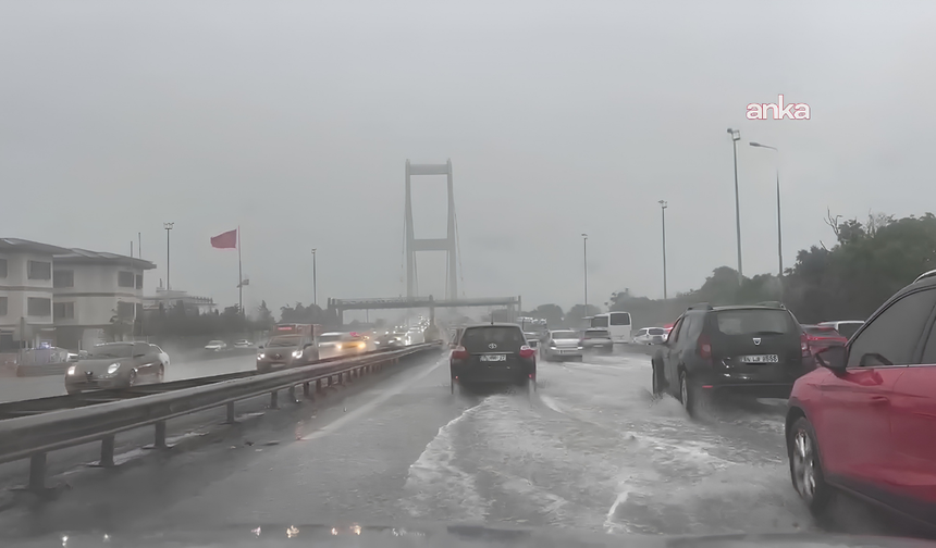 İstanbul İçin Cuma Alarmı: Valilikten Yağış ve Fırtına Uyarısı Geldi, Sıcaklıklar Aniden Düşüyor!