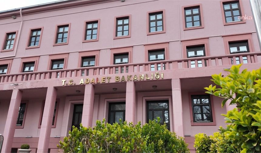 Adalet Bakanlığı'ndan 81 İle Dijital Suçlar ve Çocukları Koruma Genelgesi