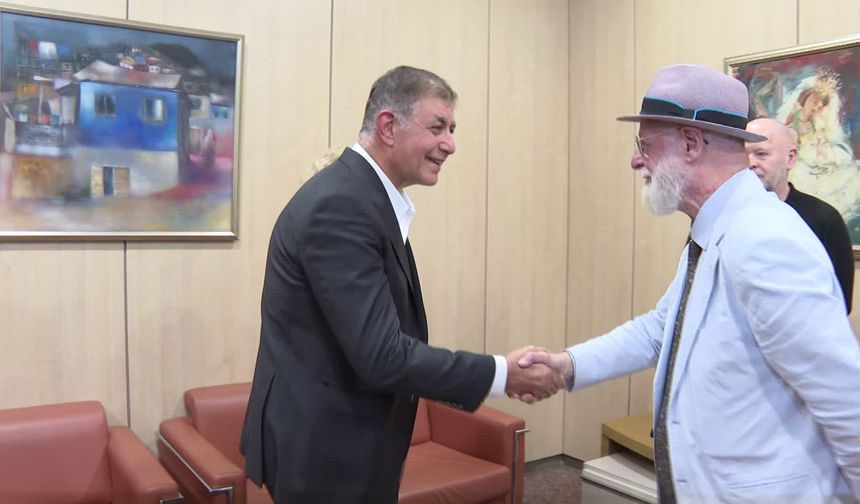 İzmir Edebiyat Festivali Başladı: Livaneli ve Manguel Onur Konuğu