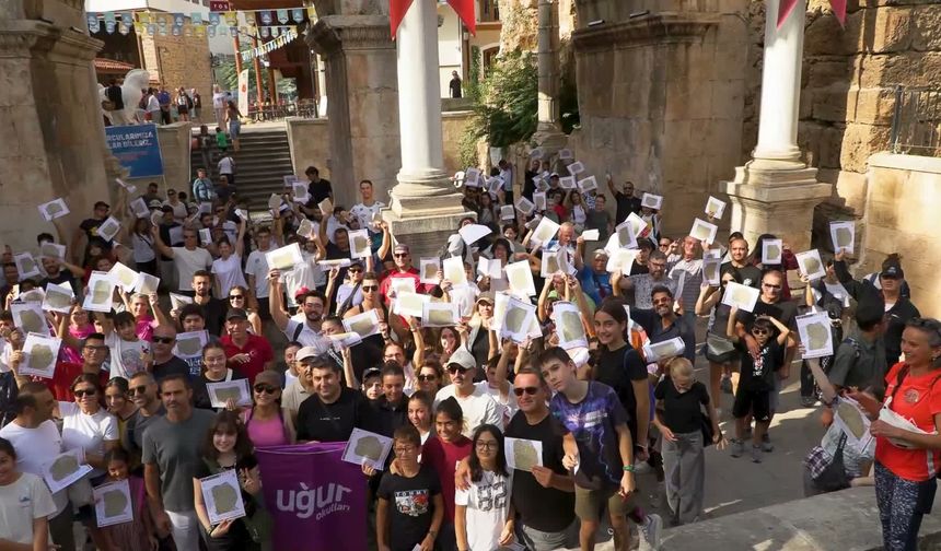 Antalya Kaleiçi’nde Oryantiring Heyecanı: Tarihi Sokaklarda 800’ü Aşkın Katılımcı Yarıştı