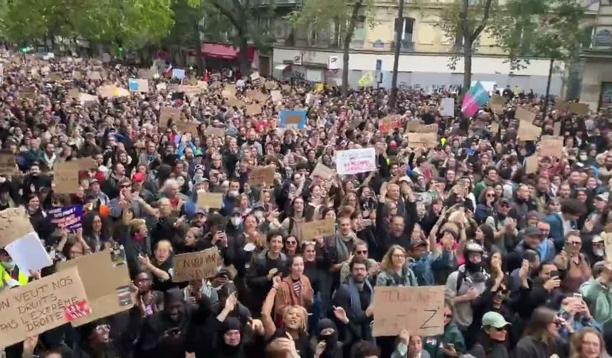 Avrupa Alev Alev: Fransa ve İtalya'da Sokağa Çıkma Yasakları Başladı!