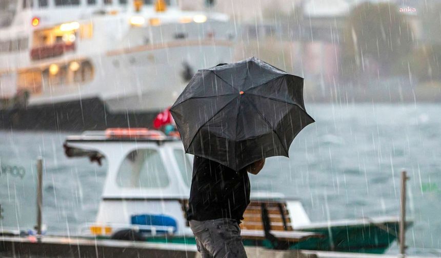 İstanbul Valiliği'nden Hafta Sonu İçin Şiddetli Yağış Kararı: Bazı Eğitim ve Sınavlara Ara Verildi