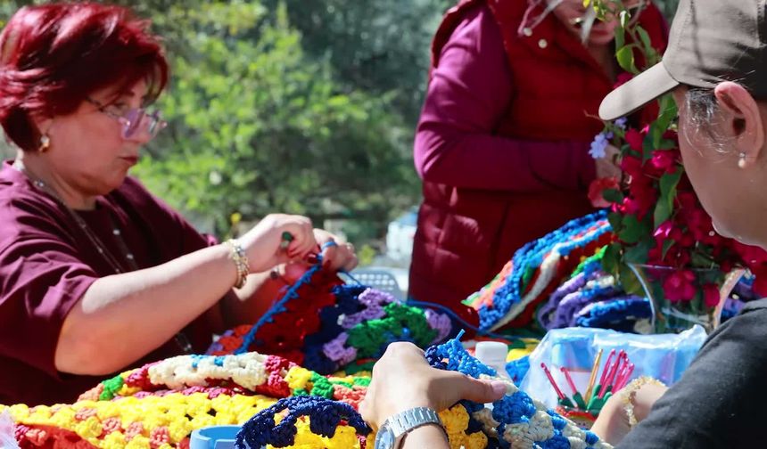 Kadınların el emeği sokakları renklendirecek: 1400 motiften 53 metrelik gölgelik