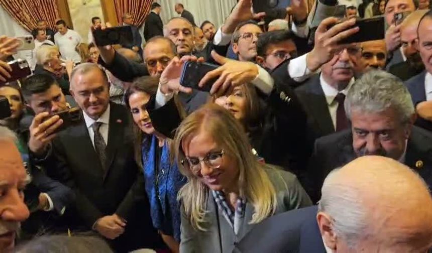 Meclis Resepsiyonunda Sürpriz Temas: Bahçeli'den DEM Parti Heyetine 'Selam Söyleyin' Mesajı