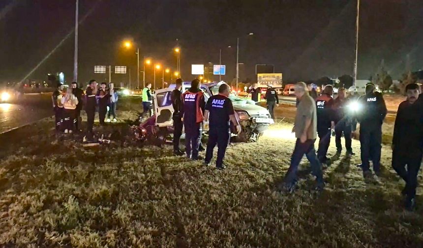 Malatya’da Feci Kaza: Havalimanı Servisi ile Hafif Ticari Araç Çarpıştı! Karı Koca Hayatını Kaybetti