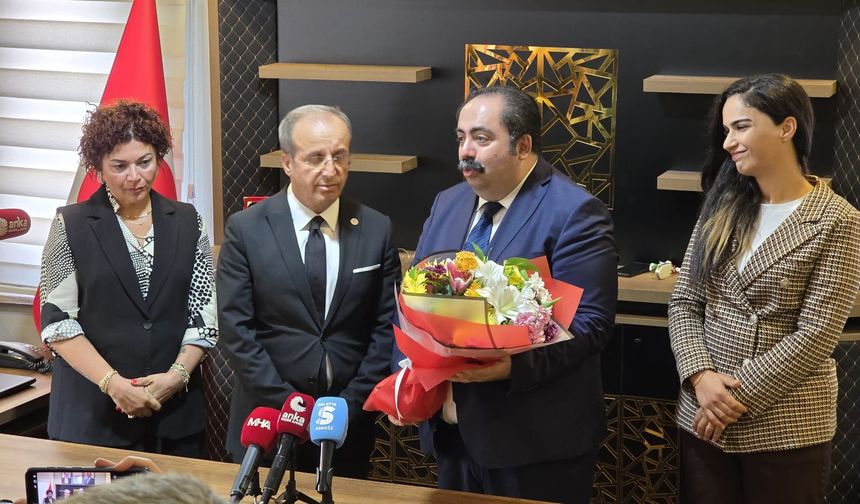YENİ Parti Malatya'da görev değişimi: Basri İlhan, Barış Yıldız'dan görevi devraldı