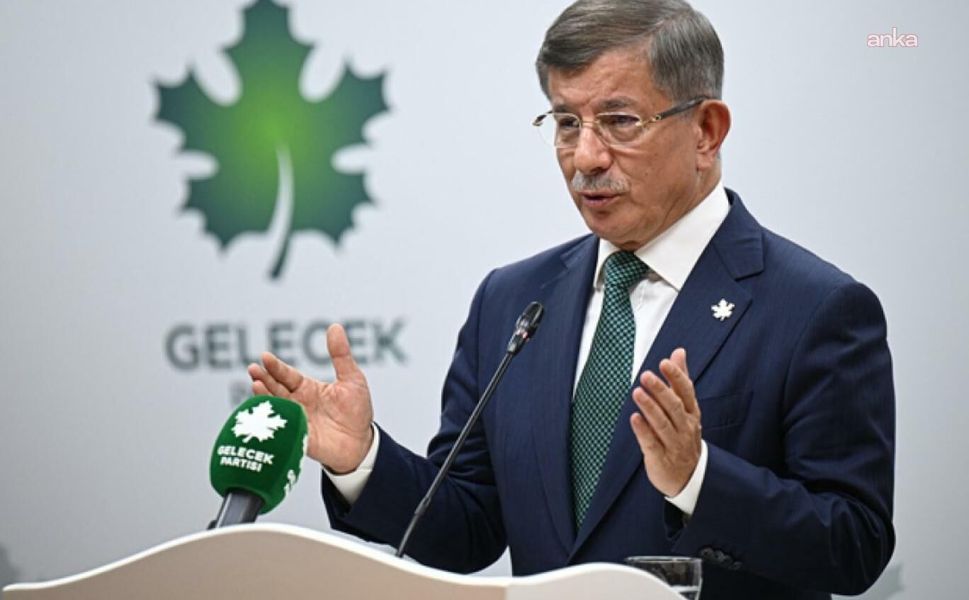 Ahmet Davutoğlu'ndan Siyasette Tarihi Karar: Gelecek Partisi Siyasi Faaliyetlerini Sonlandırıyor