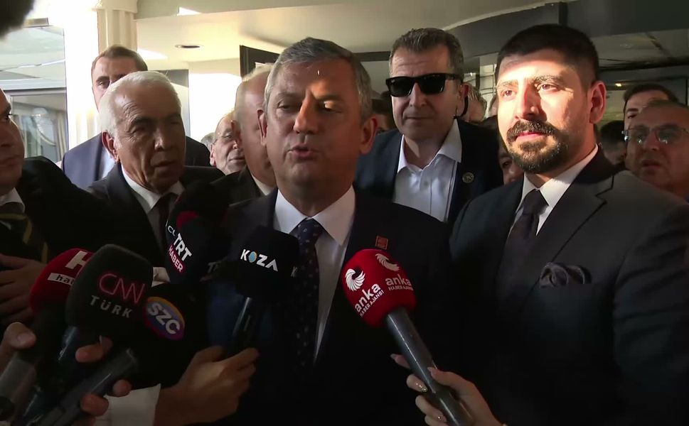 Özgür Özel Siyasi Kasırgayı Başlattı: "Bugün Türkiye'de Bir 'Yeni' Kuruluyor!"
