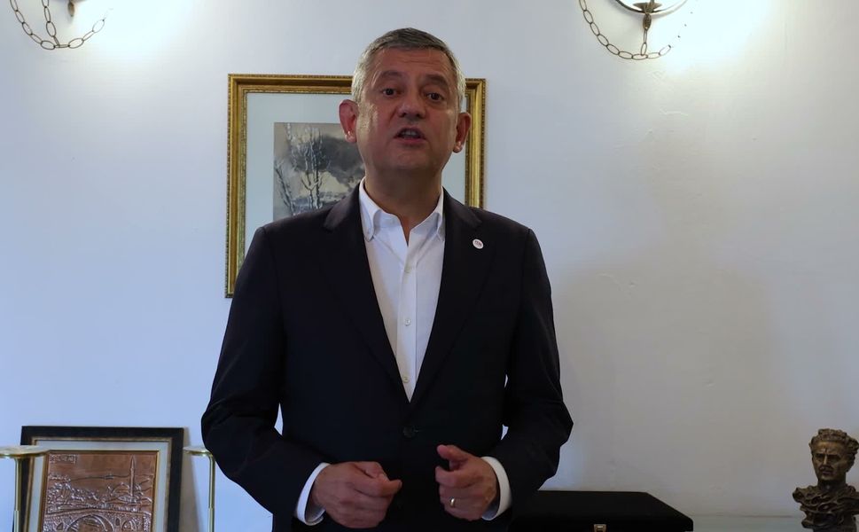 YENİ Parti'de Bağış Kampanyası Başladı: Özgür Özel Üyelik ve Bağış Çağrısında Bulundu!