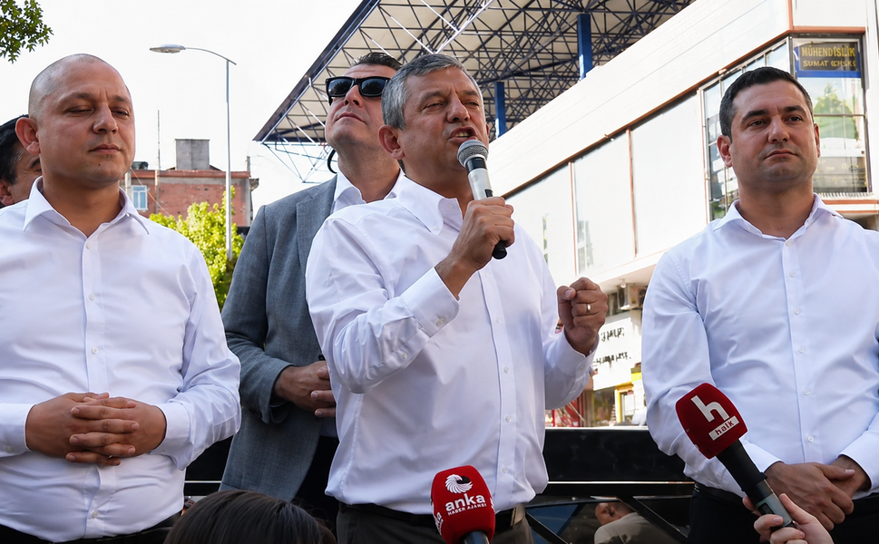 Özgür Özel'den Yargıtay Mesajı: "Ya Partimizi Geri Alacağız Ya da Yeni Bir Yol Açacağız"