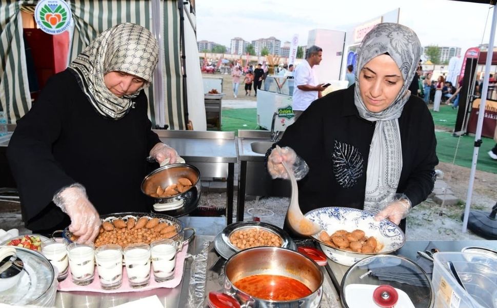 Malatya Kültür Yolu Festivali'nde Mutfak Kralları Yarıştı: Tiritli Köfte İle Altın Kazananlar Belli Oldu!
