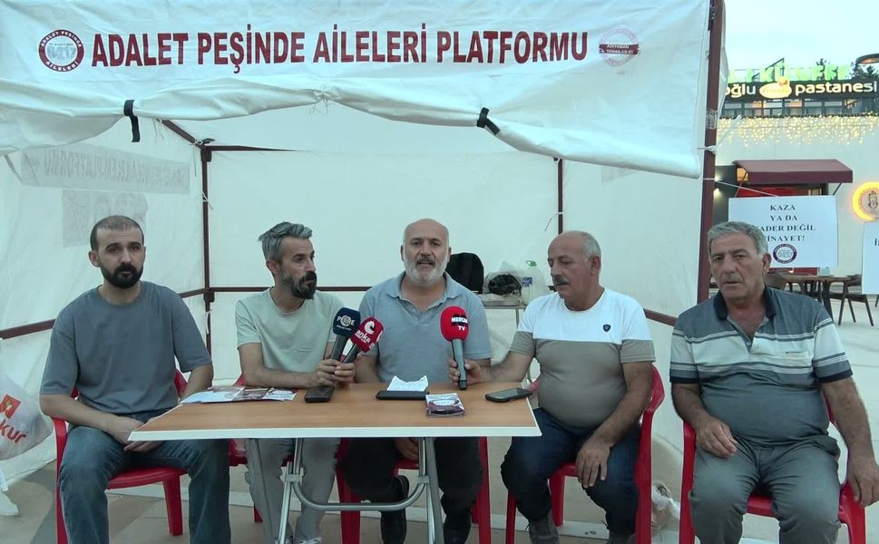 Adıyaman Yeni Kent Meydanı'nda 'Adalet' Nöbeti: Deprem Davalarında Hukuksuzluk Tepkisi!