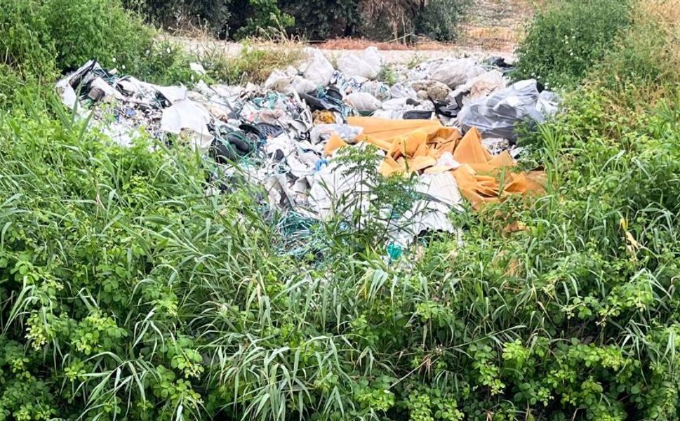 İngiltere’nin Plastik Çöpü Adana’nın Sulama Kanallarında: Çukurova İçin Kırmızı Alarm!