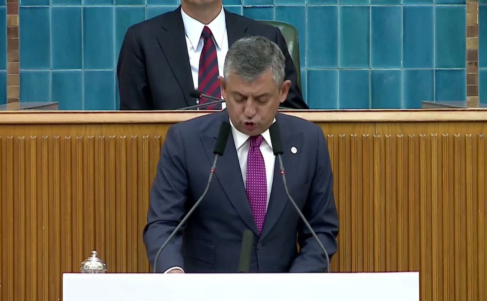 Özgür Özel’den Tarihi Çağrı: "Cuntacılardan Kurtulun, YENİ Parti'ye Buyurun!"