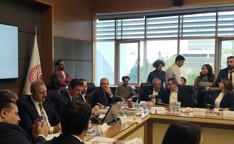 TBMM'de 17 Saatlik Maraton Sona Erdi! 'Çerçeve Yasa' Teklifi Kabul Edildi