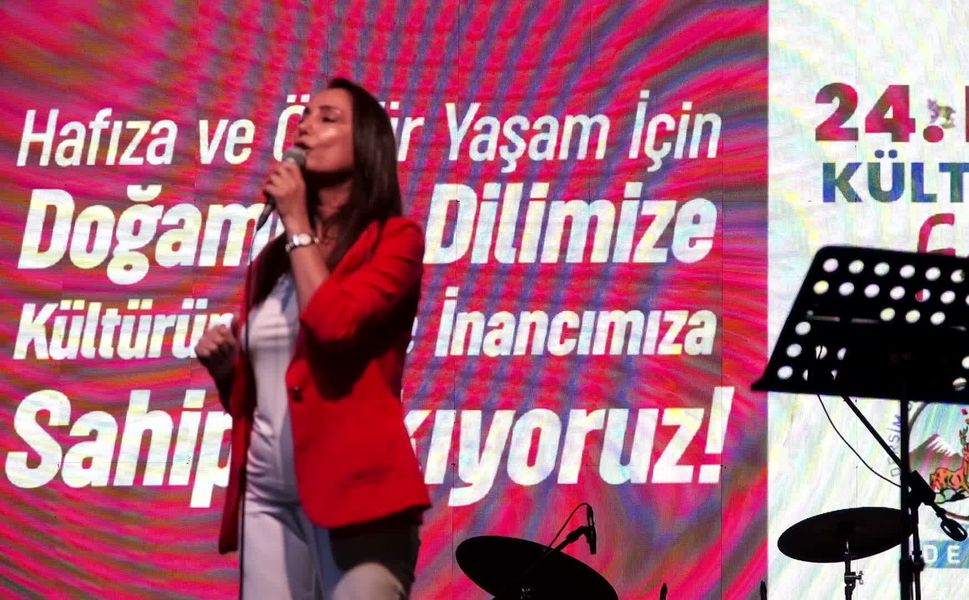 Tülay Hatimoğulları'ndan Munzur Festivali'nde Kritik Mesajlar: "Cumhuriyet Alevi'siyle, Kürt'üyle Barışmalıdır"