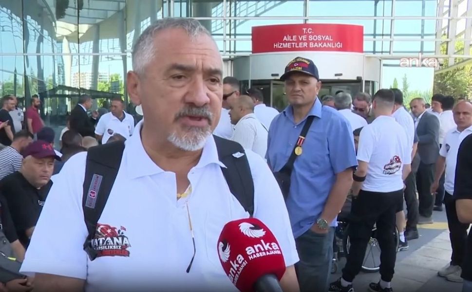 39 Gündür Hak Arıyorlar: "Gazi Uyumevi'ne Alınmadık, Sokakta Kaldık!"
