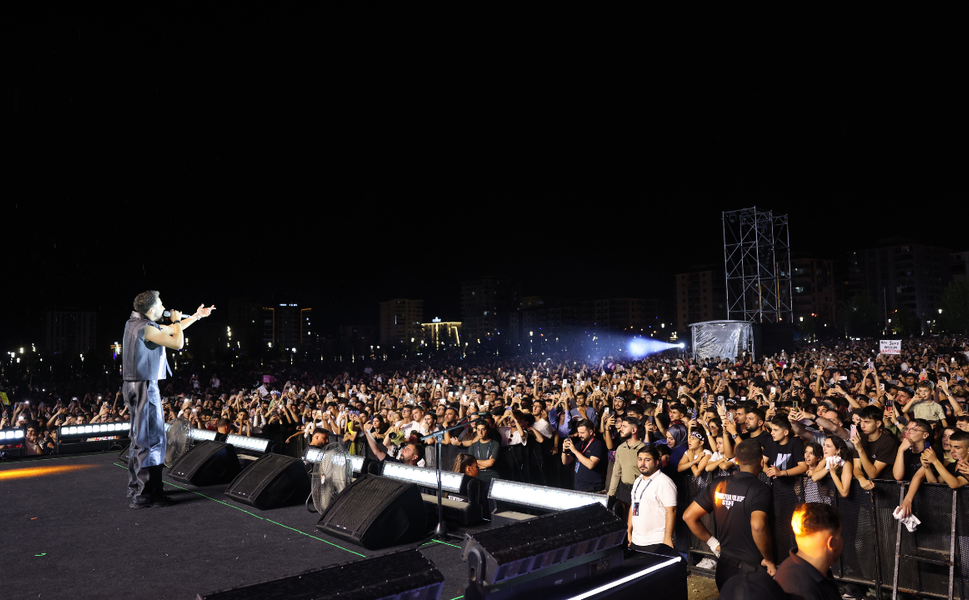 Malatya Kültür Yolu Festivali’nde Sefo Rüzgarı: Yağmura Rağmen Binlerce Kişi Şarkılara Eşlik Etti