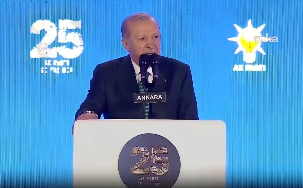 Erdoğan'dan AK Parti'nin 25. yılında mesaj: “Durmayacağız, dinlenmeyeceğiz, istikbali de inşa edeceğiz”