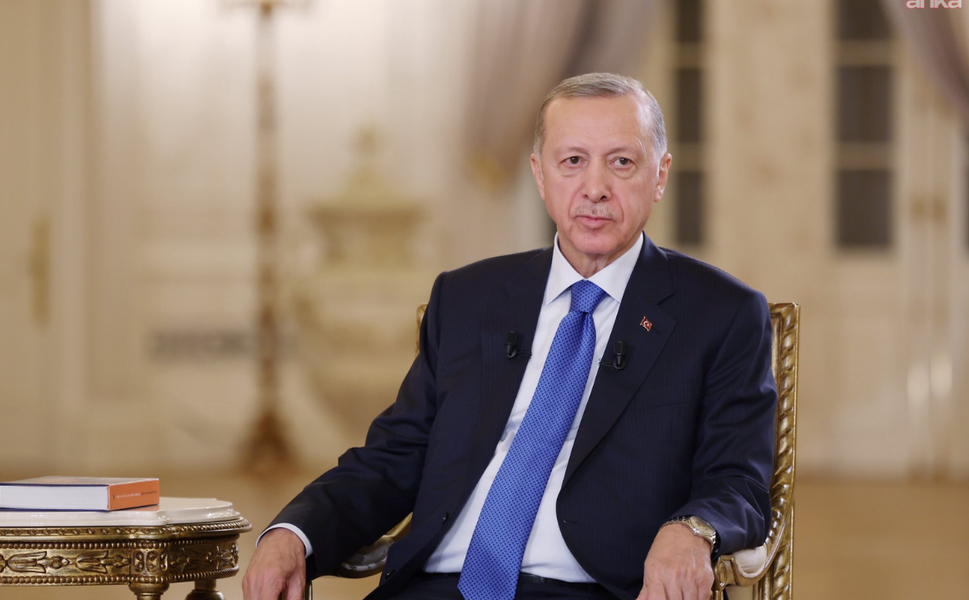 Cumhurbaşkanı Erdoğan'dan 25. Yıl Makalesi: "AK Parti'nin Çeyrek Asrı Tarihi Bir Dönüşümdür"