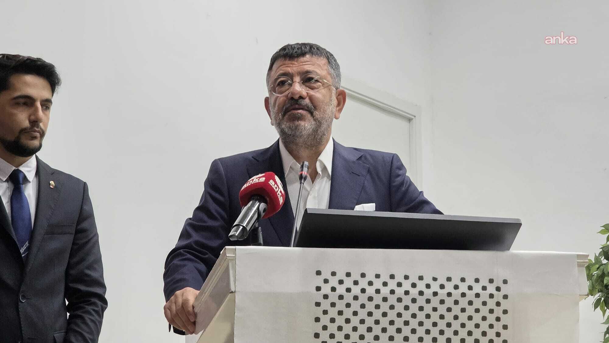Atatürkçü Düşünce Derneği'nin konferansında konuşan Veli Ağbaba: 'Boynumu veririm, boyun eğmem'