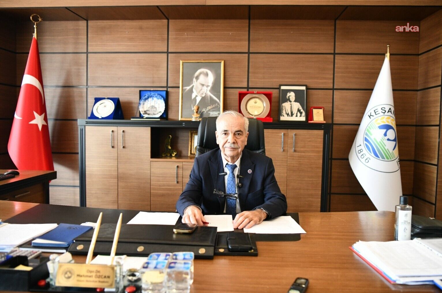 CHP'de Deprem Üstüne Deprem: Belediye Başkanı İstifa Etti, İlçe Başkanından "Hainlik" Çıkışı!