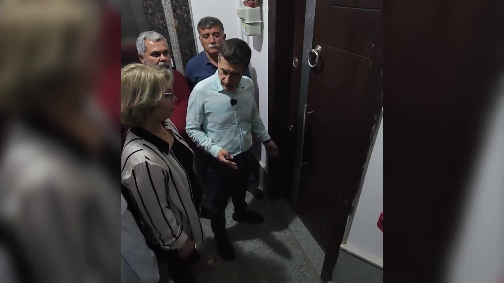 Malatya CHP'de "Kilit" Krizi: Seçilmiş Başkanlar İl Binası Önünde İsyan Etti!