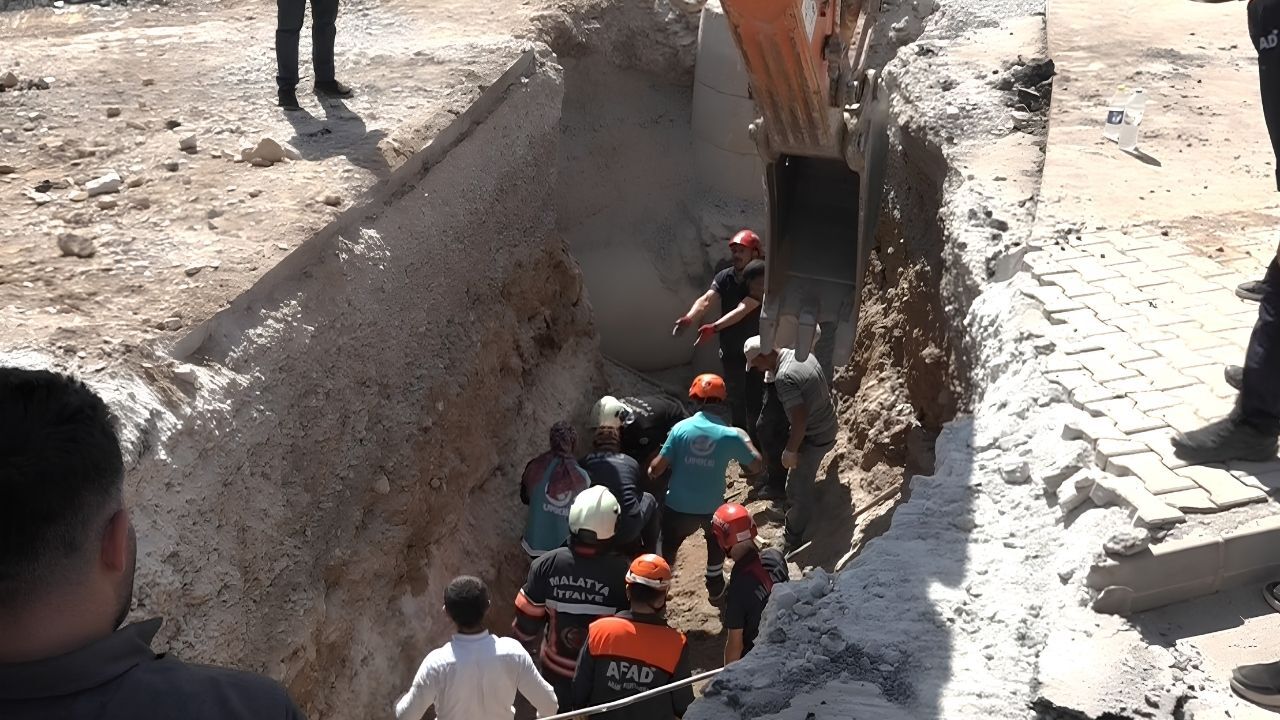 Malatya'da Deprem Konutları Altyapı Çalışmasında Göçük: 2 İşçi Hayatını Kaybetti