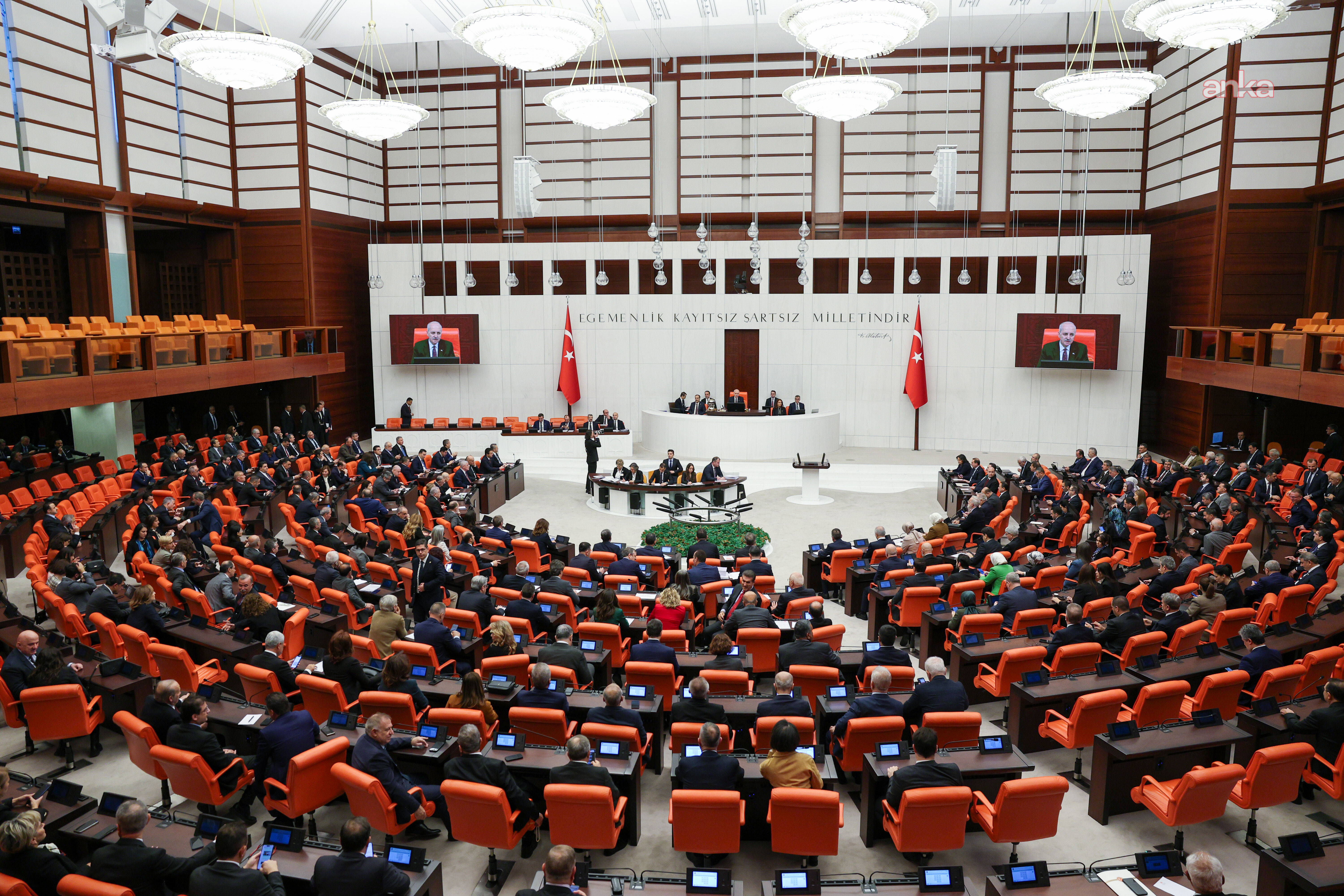 Binlerce Öğrenciye İkinci Şans Kapısı Aralandı! Meclis'te Ezber Bozan "Öğrenci Affı" Gelişmesi